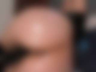 EmilyJhonsonn's Live Sex Cam Show