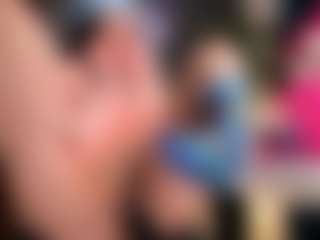 EmilyJhonsonn's Live Sex Cam Show