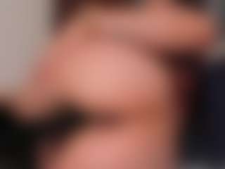 Live cam show with EmilyJhonsonn - Lush MILF on Camsoda