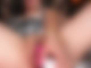 EmilyJhonsonn's Live Sex Cam Show