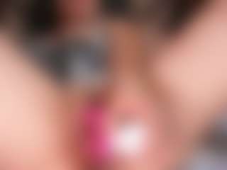 EmilyJhonsonn's Live Sex Cam Show