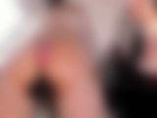 EmilyJhonsonn MILF webcam performer live streaming