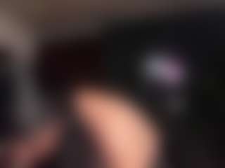 EmilyJhonsonn MILF webcam performer live streaming