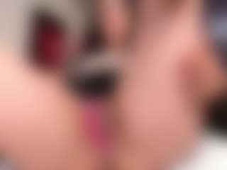 EmilyJhonsonn's Live Sex Cam Show