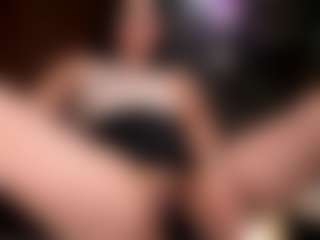 EmilyJhonsonn's Live Sex Cam Show