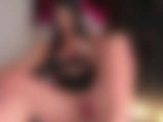 EmilyJhonsonn's Live Sex Cam Show