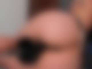 EmilyJhonsonn's Live Sex Cam Show