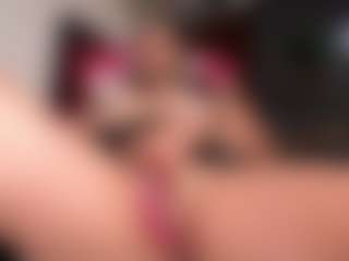 EmilyJhonsonn's Live Sex Cam Show