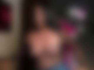 EmilyJhonsonn's Live Sex Cam Show
