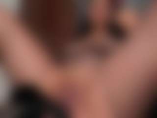 EmilyJhonsonn's Live Sex Cam Show