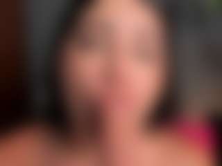 EmilyJhonsonn's Live Sex Cam Show