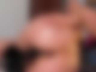 EmilyJhonsonn's Live Sex Cam Show