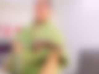 Live cam show with Angie Will - Public Mature on Milfs Live
