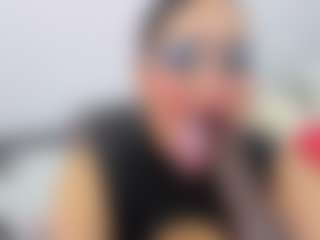 Live cam show with Angie Will - Middle Aged on Camsoda