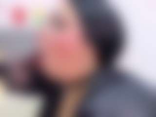 Live cam show with Angie Will - Milk on Gym Cam Girls