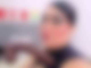 Performer in webcam MILF Angie Will in streaming live