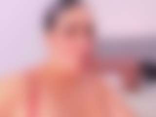 Live cam show with Angie Will - Natural on Chatstar