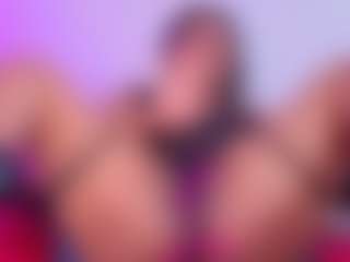 Live cam show with louisenails - Middle Aged on Instabang