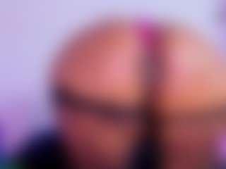 louisenails's Live Sex Cam Show