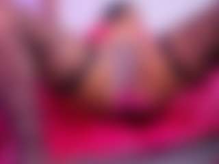 louisenails's Live Sex Cam Show