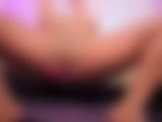 Live cam show with louisenails - Ebony on Free Soda | colombia