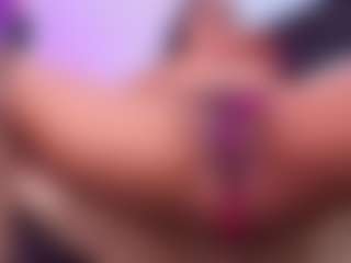 louisenails's Live Sex Cam Show
