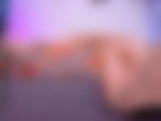 Live cam show with louisenails - Middle Aged on eurowanks.com