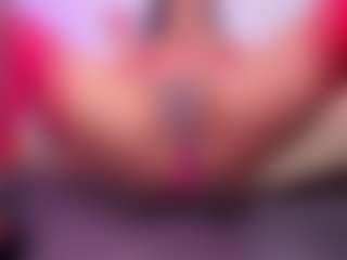 louisenails's Live Sex Cam Show