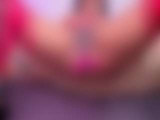Live cam show with louisenails - Public MILF on Chatstar
