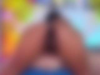 Live cam show with louisenails - Mature on Camming Site