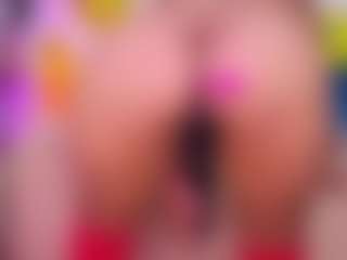 Live cam show with louisenails - Public on Cam Slut
