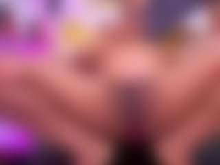 louisenails's Live Sex Cam Show