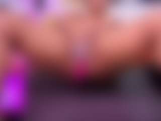 louisenails's Live Sex Cam Show