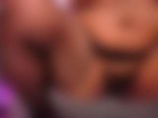 Live cam show with louisenails - Average on Milfs Live