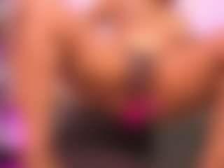 Live cam show with louisenails - Deepthroat on Camsoda