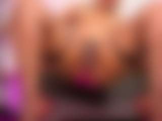 louisenails's Live Sex Cam Show