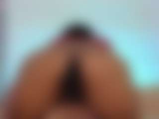 louisenails MILF webcam performer live streaming