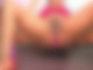 Live cam show with louisenails - Joi on Camsoda