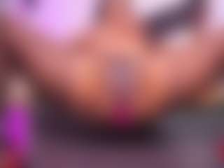 louisenails's Live Sex Cam Show