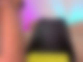 Live cam show with louisenails - Shaved Pussy on Camsoda