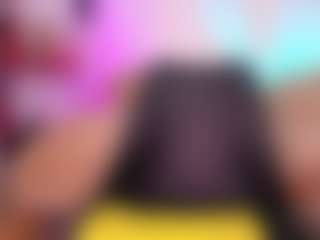Live cam show with louisenails - Shaved Pussy on Camsoda