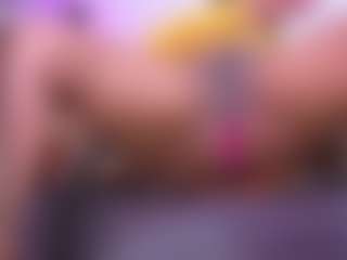 Live cam show with louisenails - Mature on CamSodaAdn