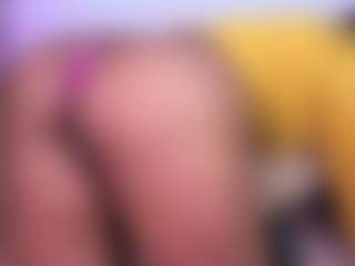 Live cam show with louisenails - Mature on camgirlchat.live