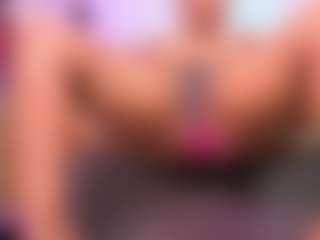louisenails's Live Sex Cam Show