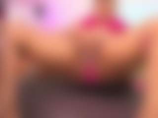louisenails's Live Sex Cam Show