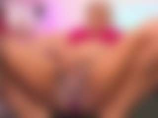 louisenails's Live Sex Cam Show