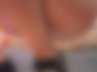 Live cam show with louisenails - Anal MILF on sexylive.show