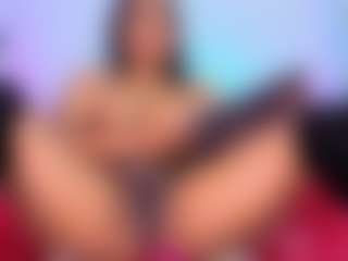 Live cam show with louisenails - Dildo on Gym Cam Girls
