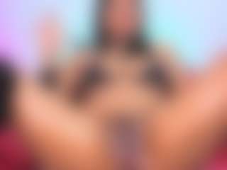 Live cam show with louisenails - Oil on hrnylive.com