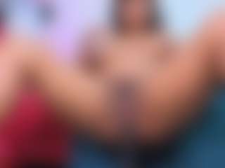 Live cam show with louisenails - Ebony on madthumbs | colombia